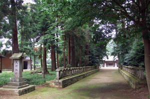 諸国一宮の石祠