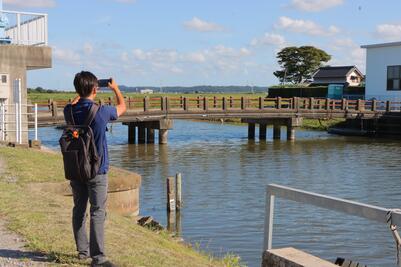 制作会社から依頼が来ているイメージに合うロケ候補地を探すため外出