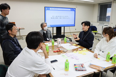 話し合いをしている様子