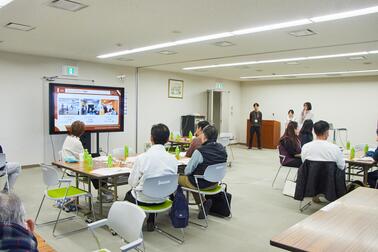 学生による活動内容の紹介の写真