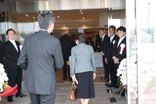 会場