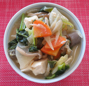 料理を盛りつけた写真