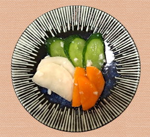 料理を盛りつけた写真