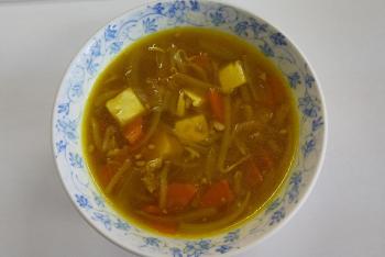 豆腐のカレースープの写真