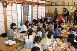 防災フェアで炊き出しの試食をしました。