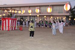 小見川中央小学校にて。