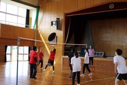旧八都小学校体育館にて。