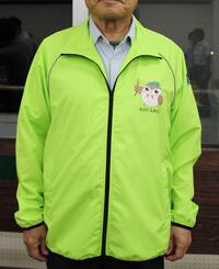 令和6年度に作成した防犯ジャンパー（前）。