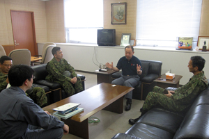 第一空挺団長兼習志野駐屯地指令 山之上陸将補と対面