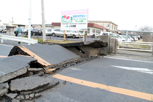 2011年3月11日 市役所付近港橋1