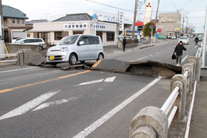 2011年3月11日 市役所付近港橋2