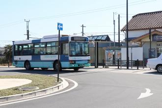 JR小見川駅前の循環バスのバス停