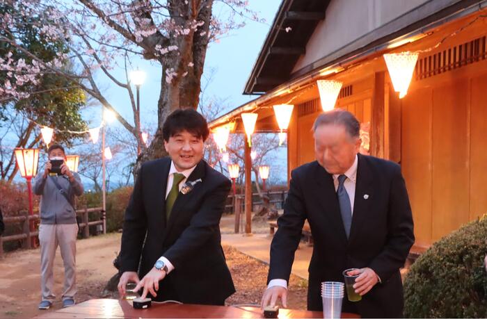 水郷おみがわ桜つつじまつり点灯式