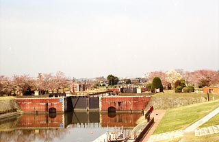 横利根閘門ふれあい公園の写真