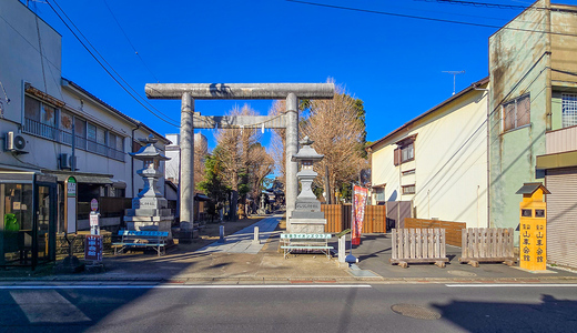 香取街道から見る八坂神社山車会館入り口