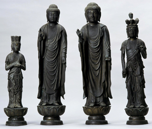 左から銅造観世音菩薩立像・銅造阿弥陀如来立像・銅造薬師如来立像・銅造十一面観世音菩薩立像