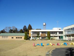 旧小見川南小学校の校舎の写真です
