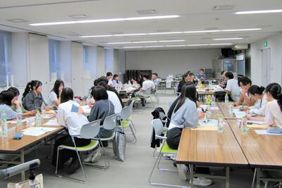 会議の様子(役割決めの話し合い)