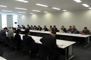 民主党 文部科学部門会議に出席
